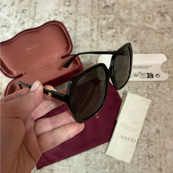 Authentic GUCCI sunglasses - Picture 2 of 4